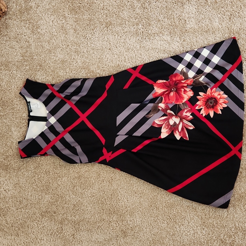 Women's Sleeveless Dress w/Flower Pattern